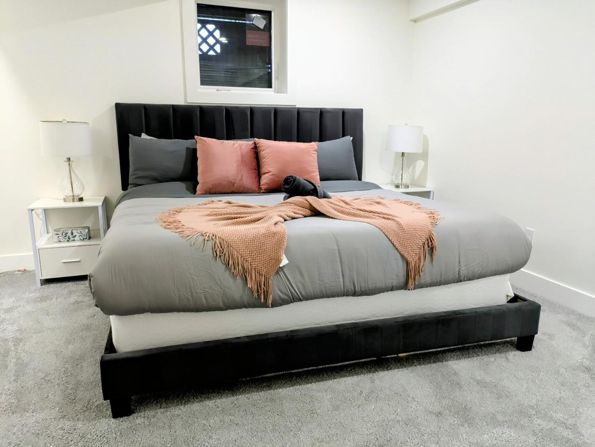 A Slice Of Heaven In Chestermere Holiday home